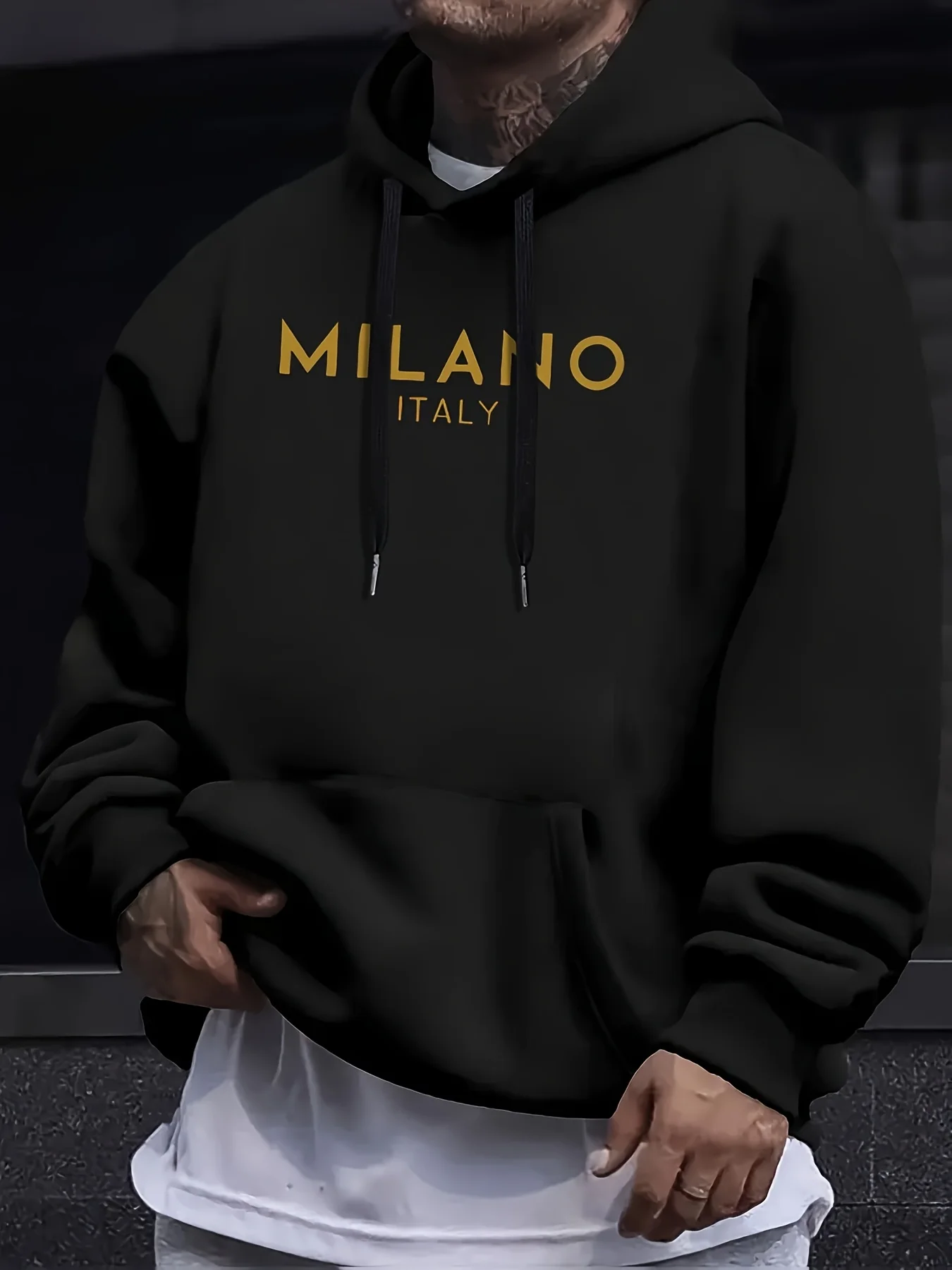 Street Fashion Milano - Felpa con cappuccio autunnale e invernale,
