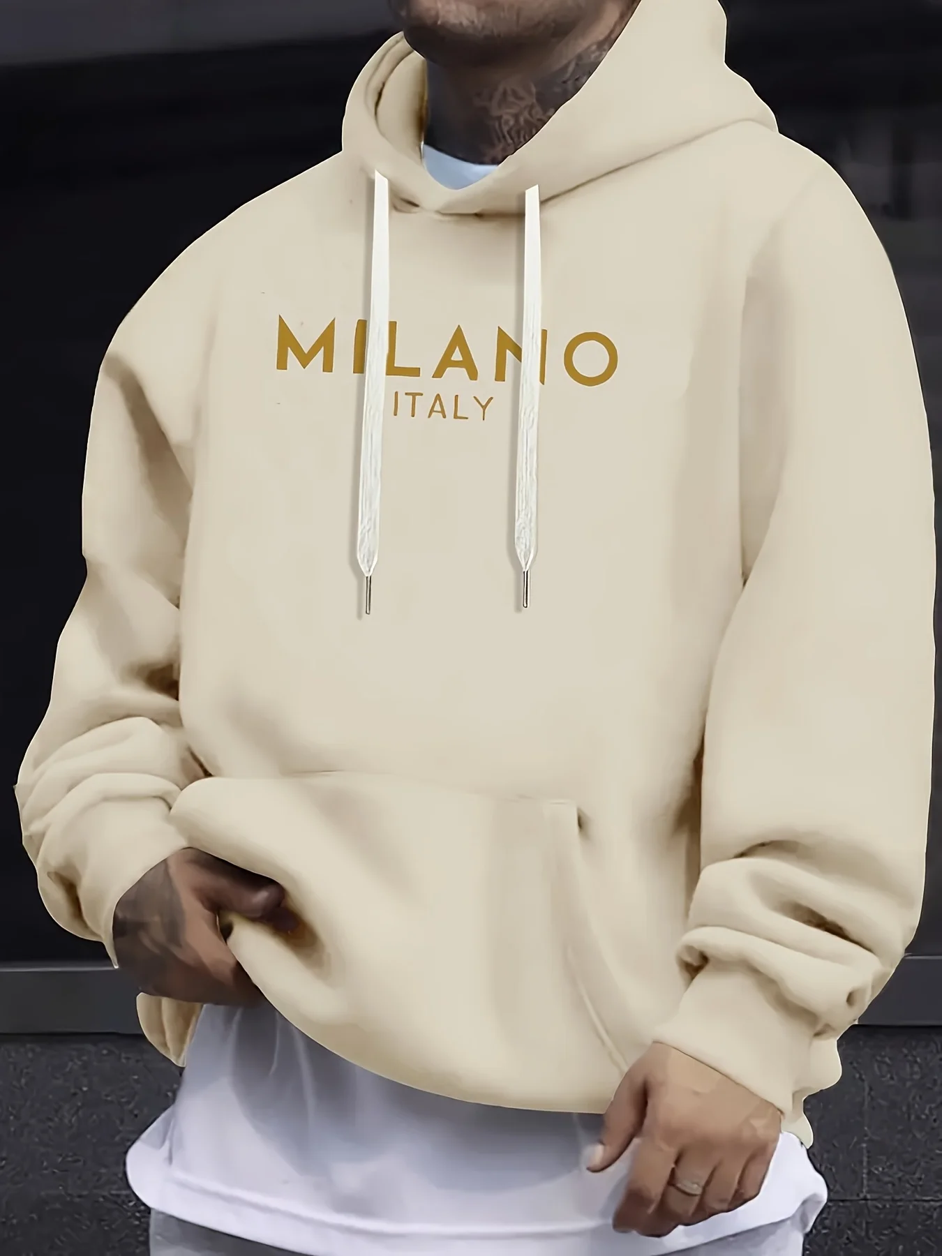 Felpa con cappuccio autunnale  - Street Fashion Milano recensione e prezzo