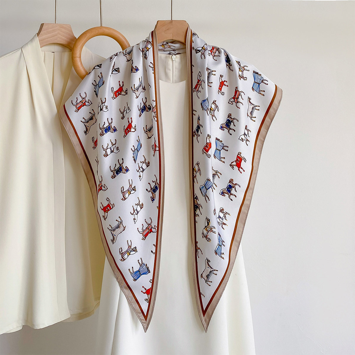 Foulard Triangolare in Raso Tr - Bandana Multi Way recensione e prezzo