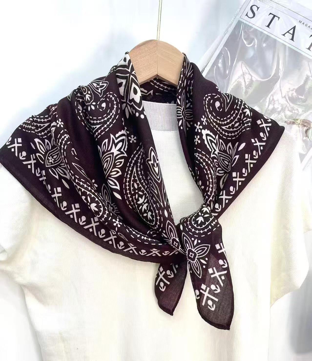 Sciarpa Quadrata Vintage con M - Bandana Multi Way recensione e prezzo