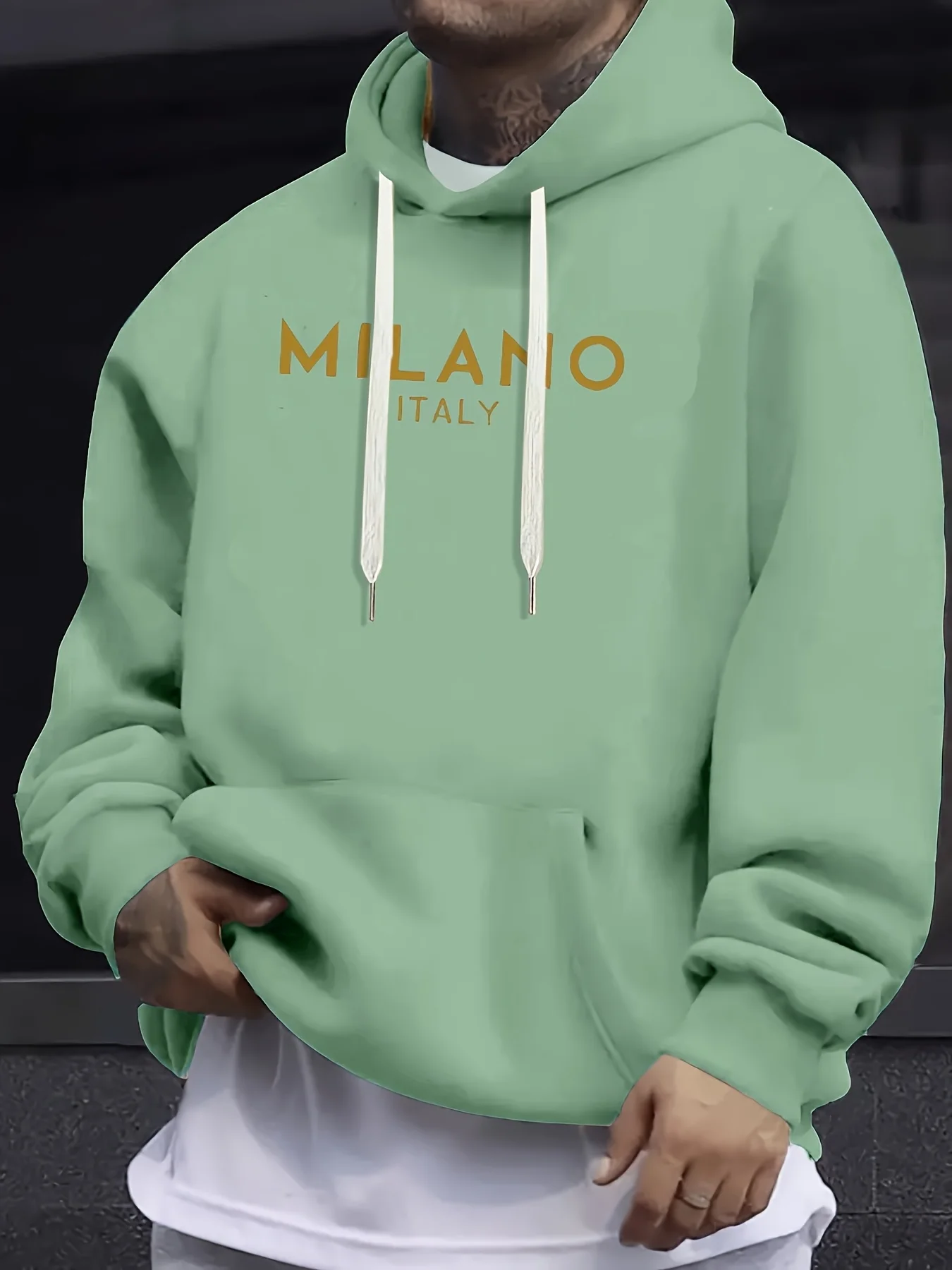 Felpa con cappuccio autunno/in - Street Fashion Milano recensione e prezzo